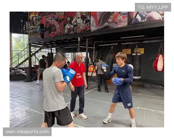 熊朝忠家的米线店开到拳台边了？